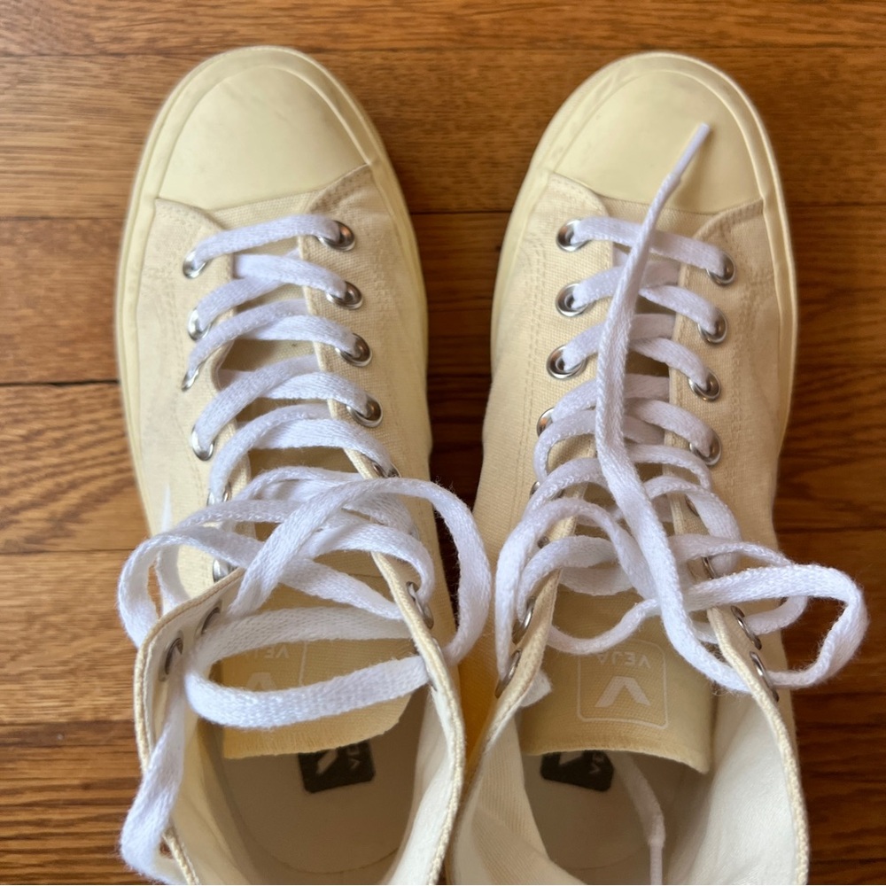 VEJA Women's High-Top Sneakers - Cream - Picture 2 of 11